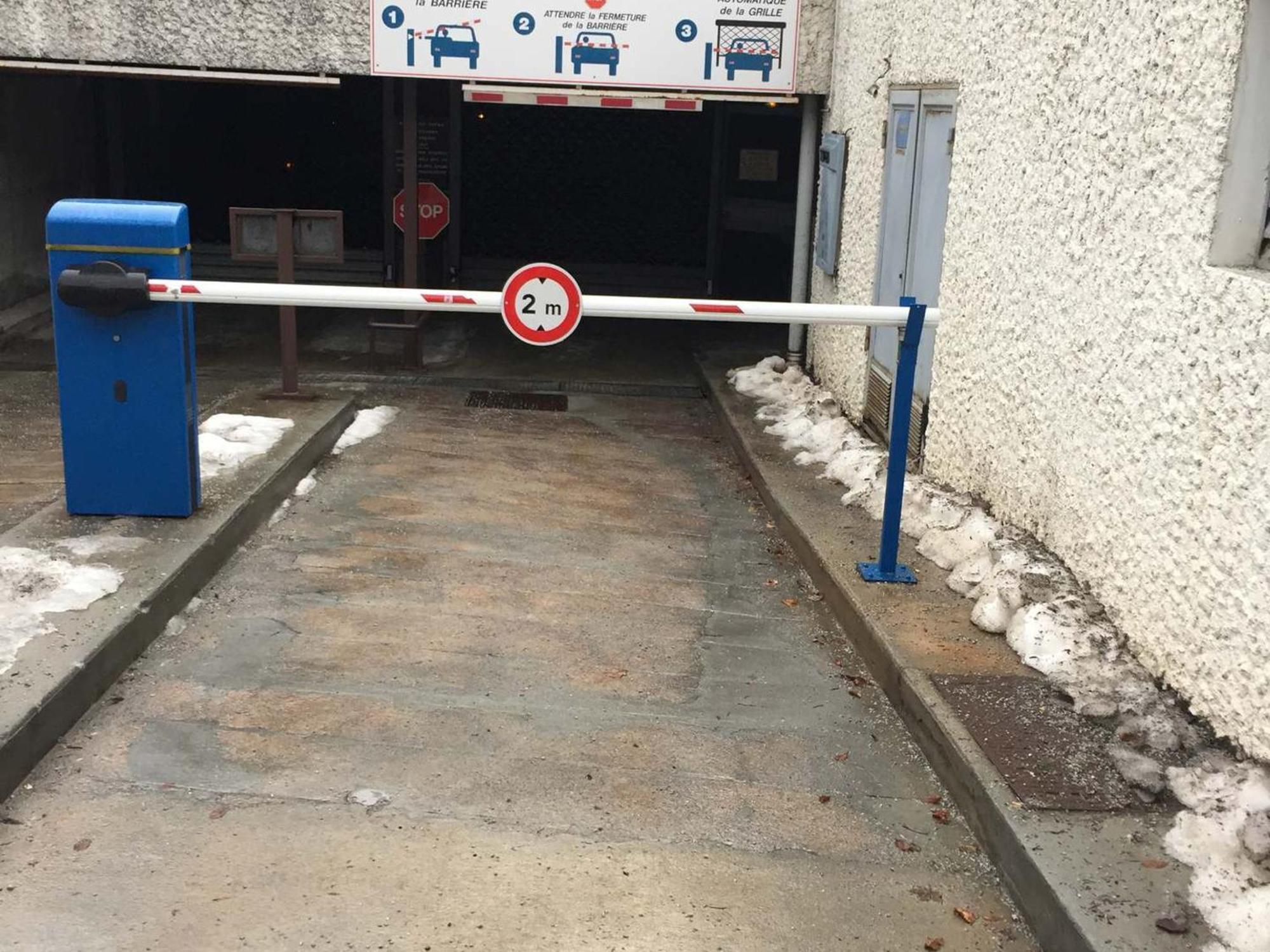 Agreable Avec Balcon Proche Des Pistes A Chamonix, Parking Inclus - Fr-1-517-52 * Chamonix