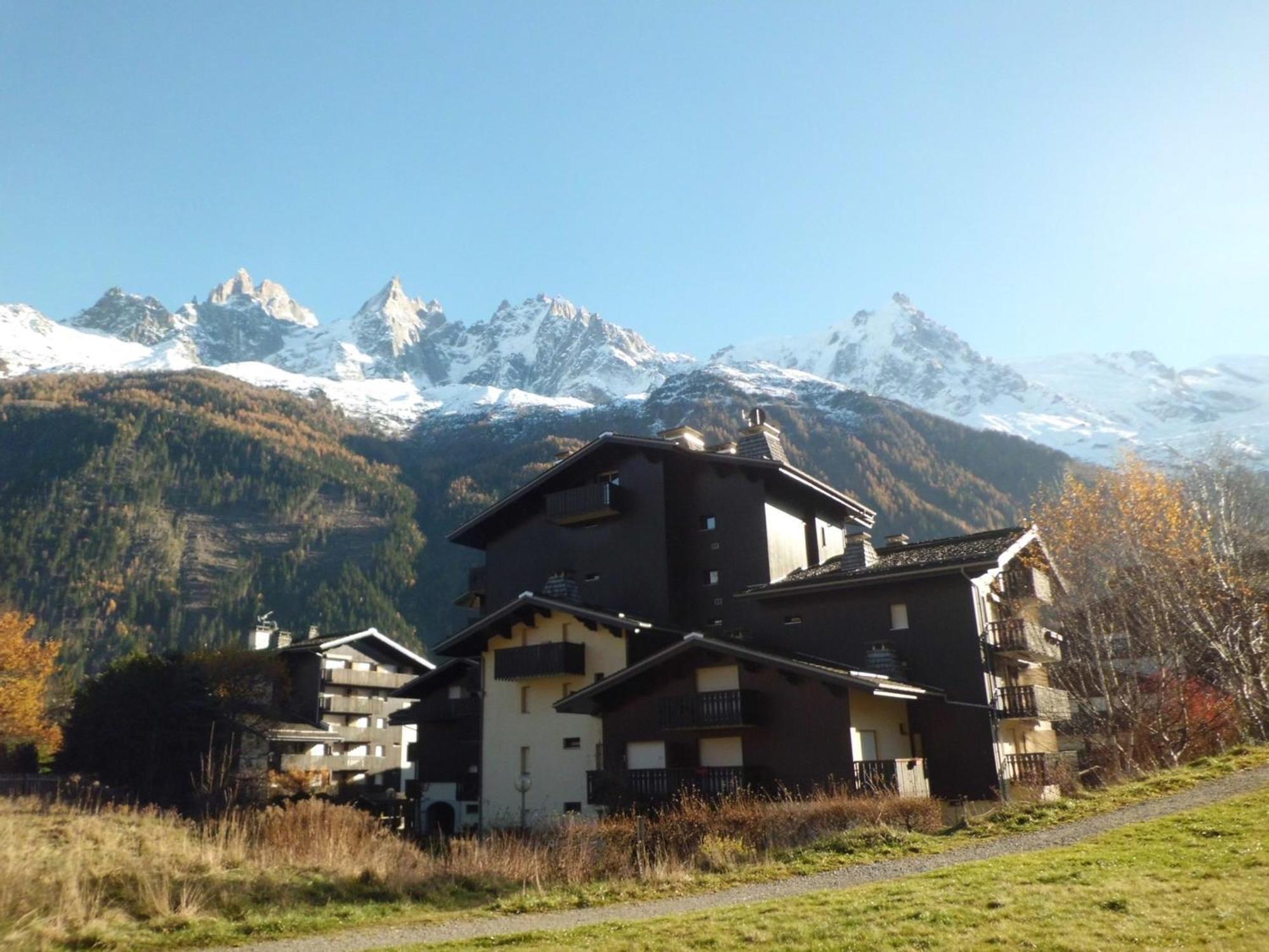 Agreable Avec Balcon Proche Des Pistes A Chamonix, Parking Inclus - Fr-1-517-52 Apartment *